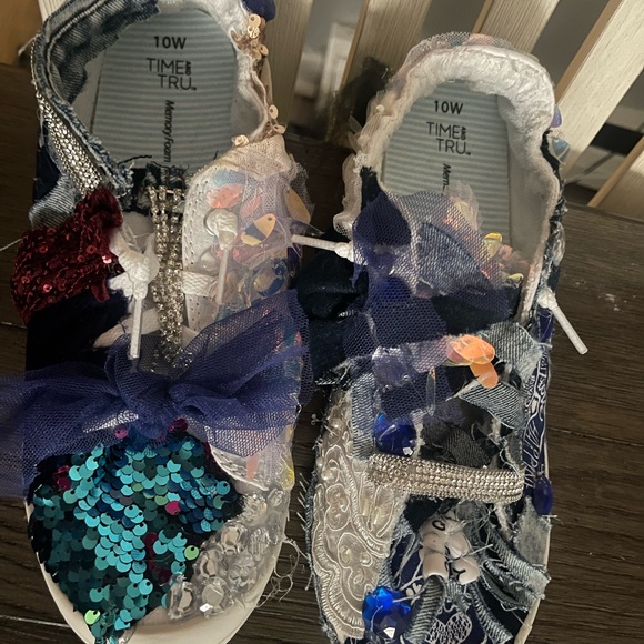 Size 10 sneakers - Picture 3 of 10